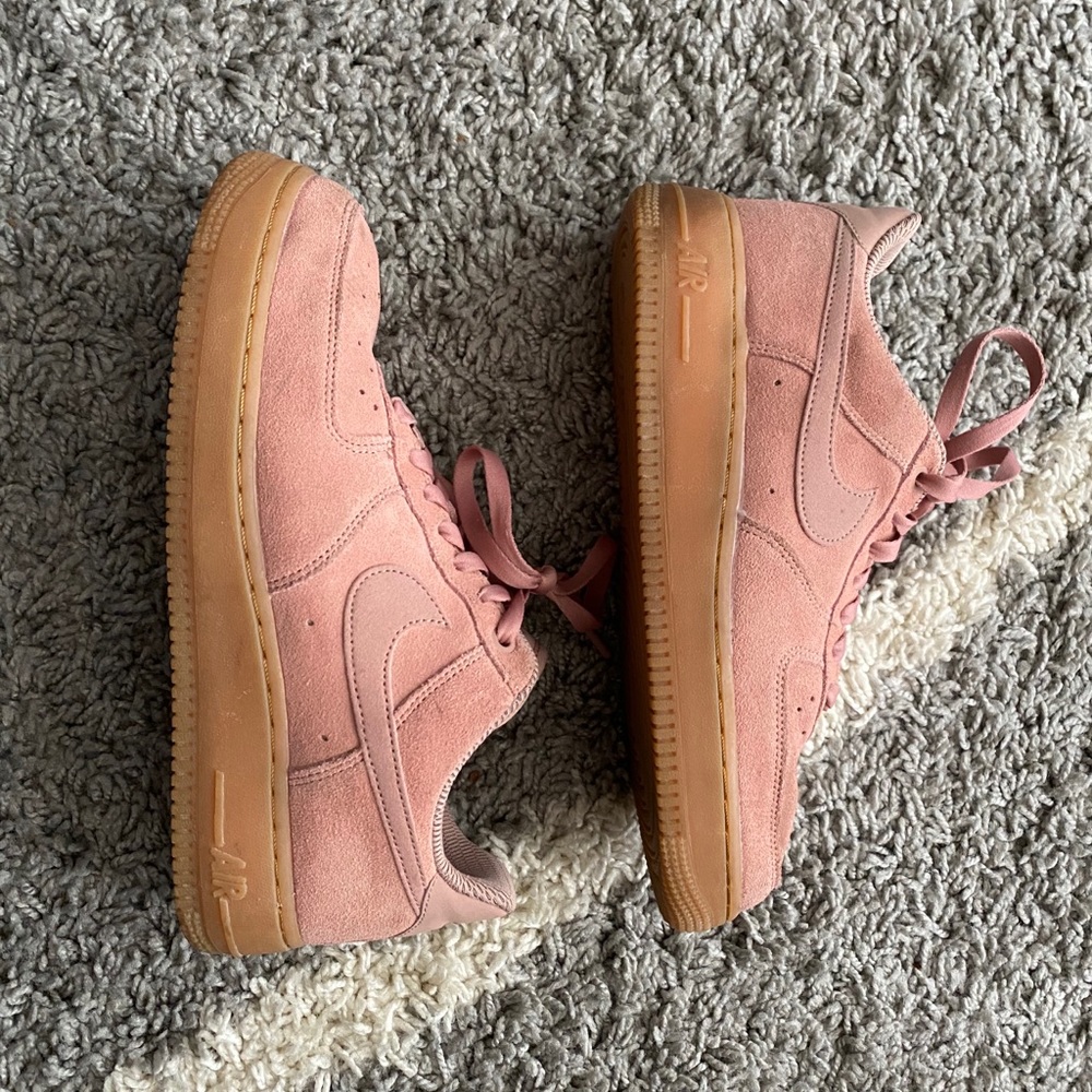 WOMEN’s PINK SUEDE AIR FORCE 1s